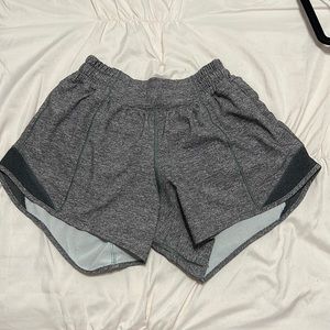 Lululemon hotty hot shorts 4in inseam   Heathered Grey